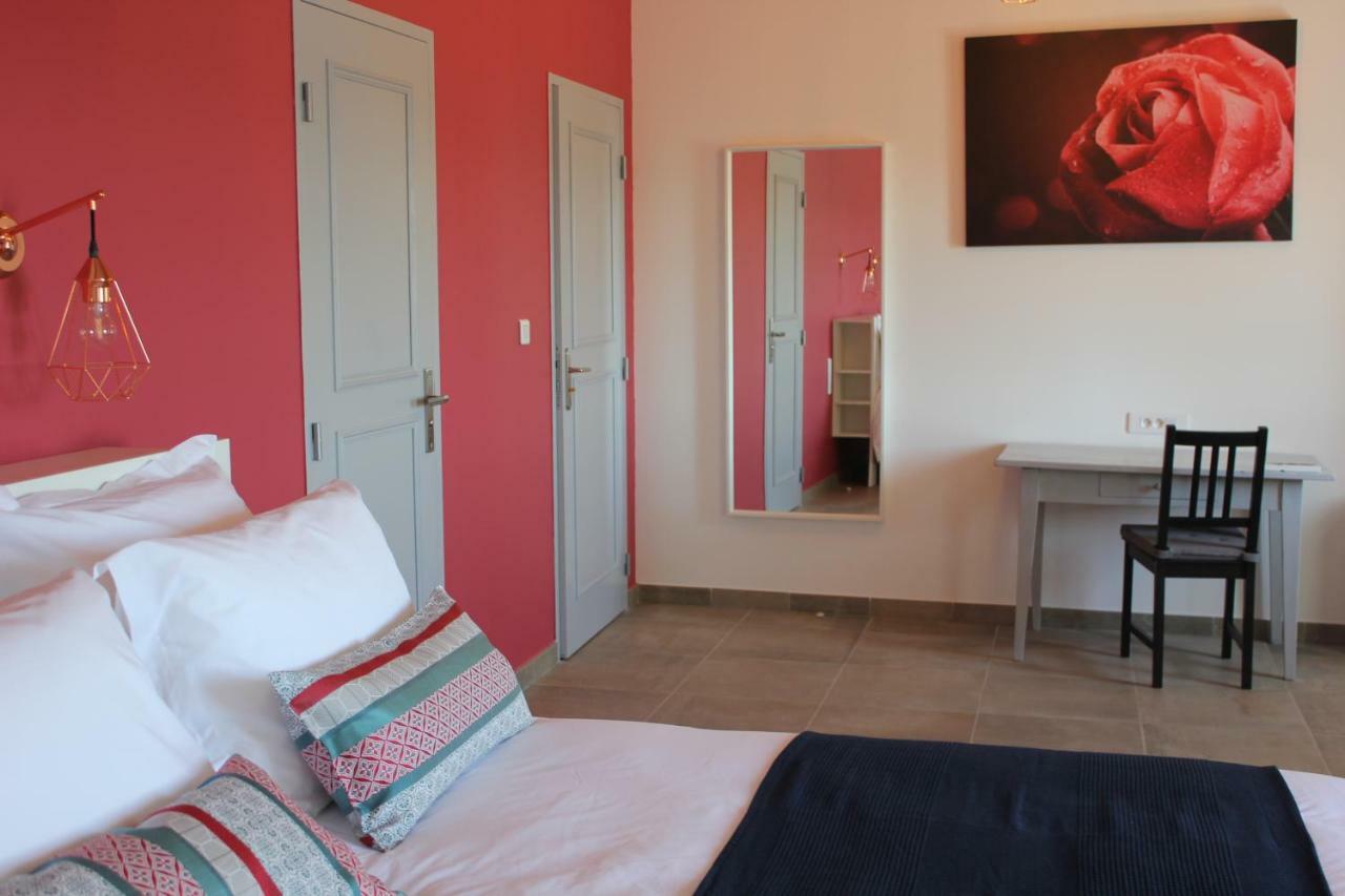 Domaine Forvent Bed & Breakfast Saint-Julien-de-Peyrolas Dış mekan fotoğraf
