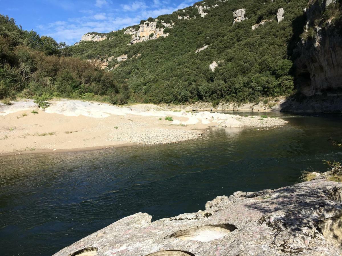Domaine Forvent Bed & Breakfast Saint-Julien-de-Peyrolas Dış mekan fotoğraf